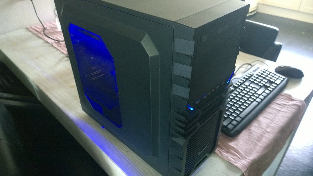 Retro Game PC Set, Dual-boot Win XP & 7, HD 6870, Blauwe LED, Ophalen
