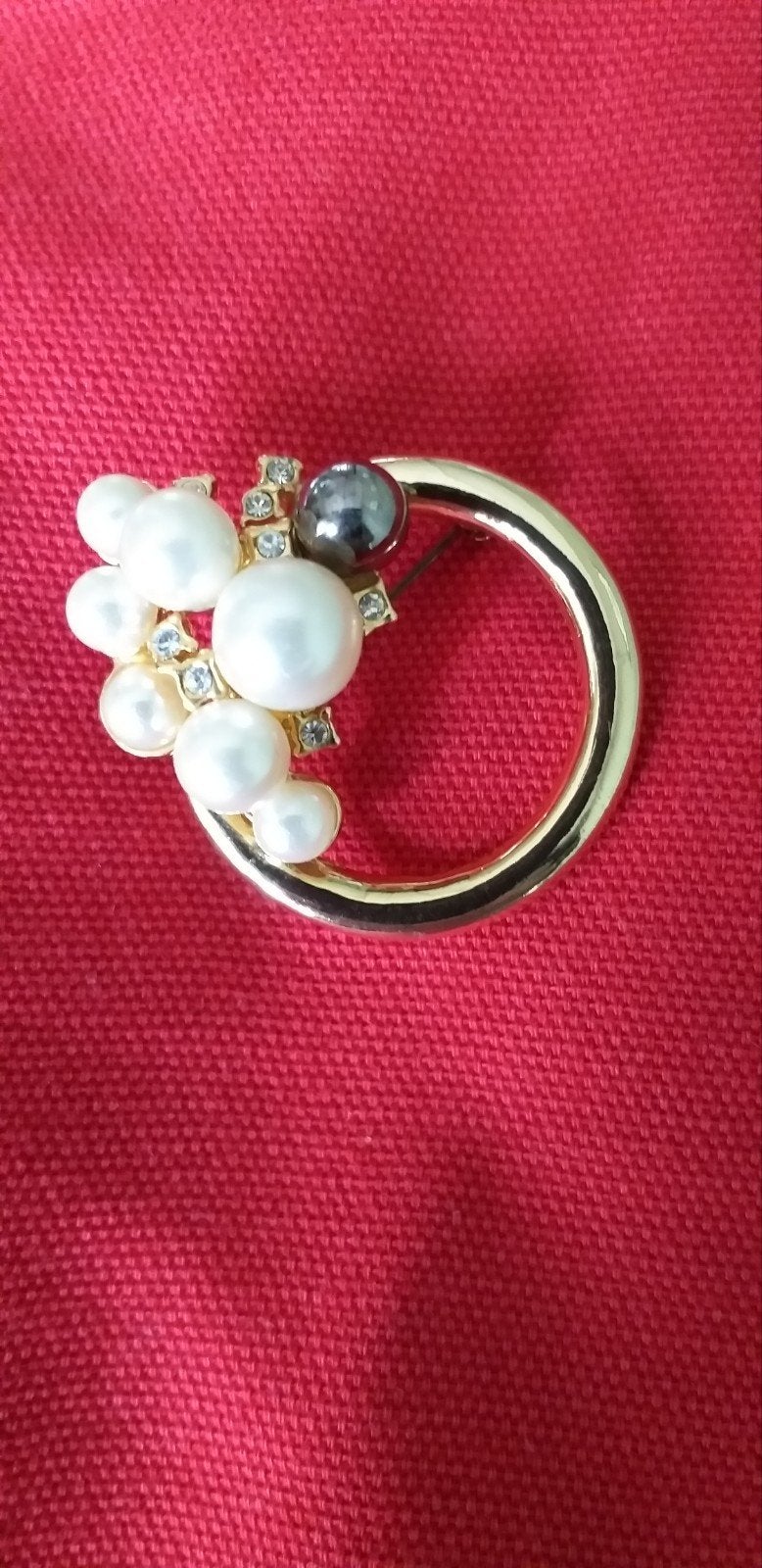 BROCHE MET PARELS EN SWAROVSKI, Ophalen of Verzenden, Zo goed als nieuw, Zilver, Overige materialen