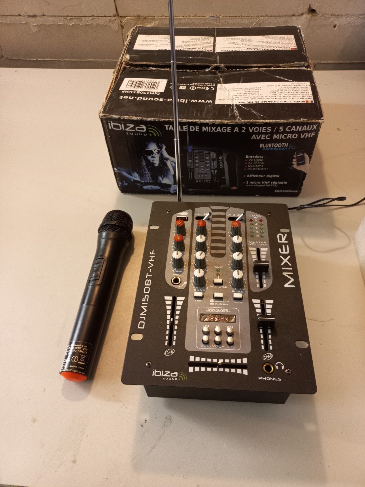 Mengpaneel Ibiza Sound DJM150BT-VHF met microfoon, Ophalen of Verzenden, Gebruikt, Minder dan 5 kanalen, Microfooningang
