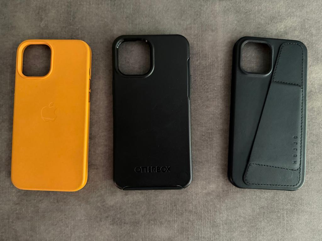 iPhone 12 Pro Max hoesjes: Apple, OtterBox, Mujjo, Gebruikt, Hoesje of Tasje, Ophalen of Verzenden, Meerkleurig