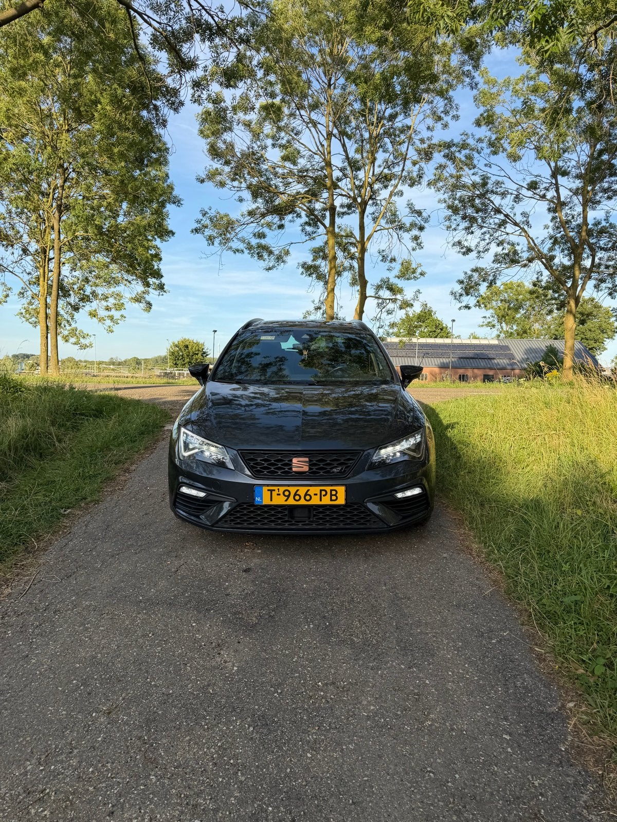 Seat Leon 2.0 TSI 300PK 4DRIVE Dsg-7 2019 Grijs, Auto's, Automaat, 750 kg, 4 cilinders, 1984 cc