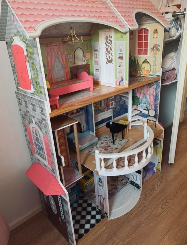 Groot en compleet poppenhuis met meubels, Ophalen of Verzenden, Zo goed als nieuw