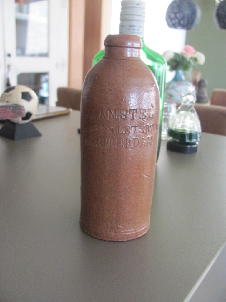Drie oude wijnkruiken en een fles - jenever, Antiek en Kunst, Antiek | Keramiek en Aardewerk, Ophalen of Verzenden