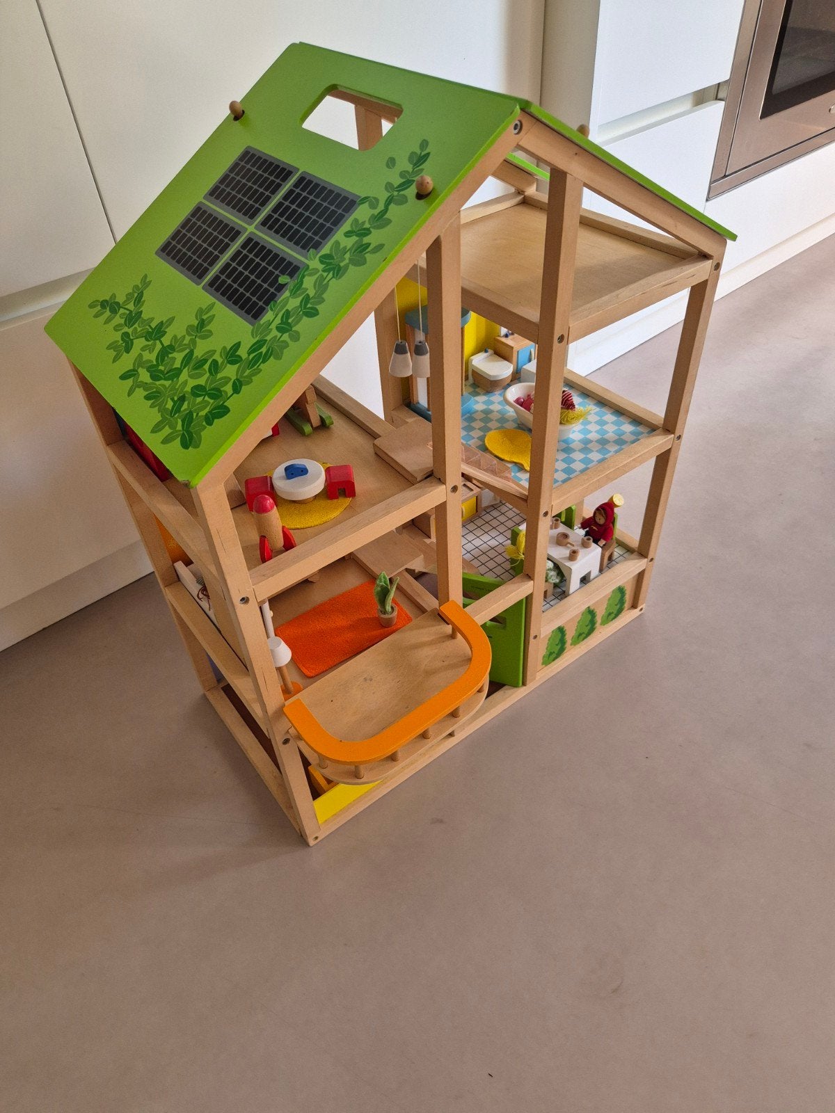 Hape houten poppenhuis met meubels en poppen, Ophalen, Gebruikt, Poppenhuis
