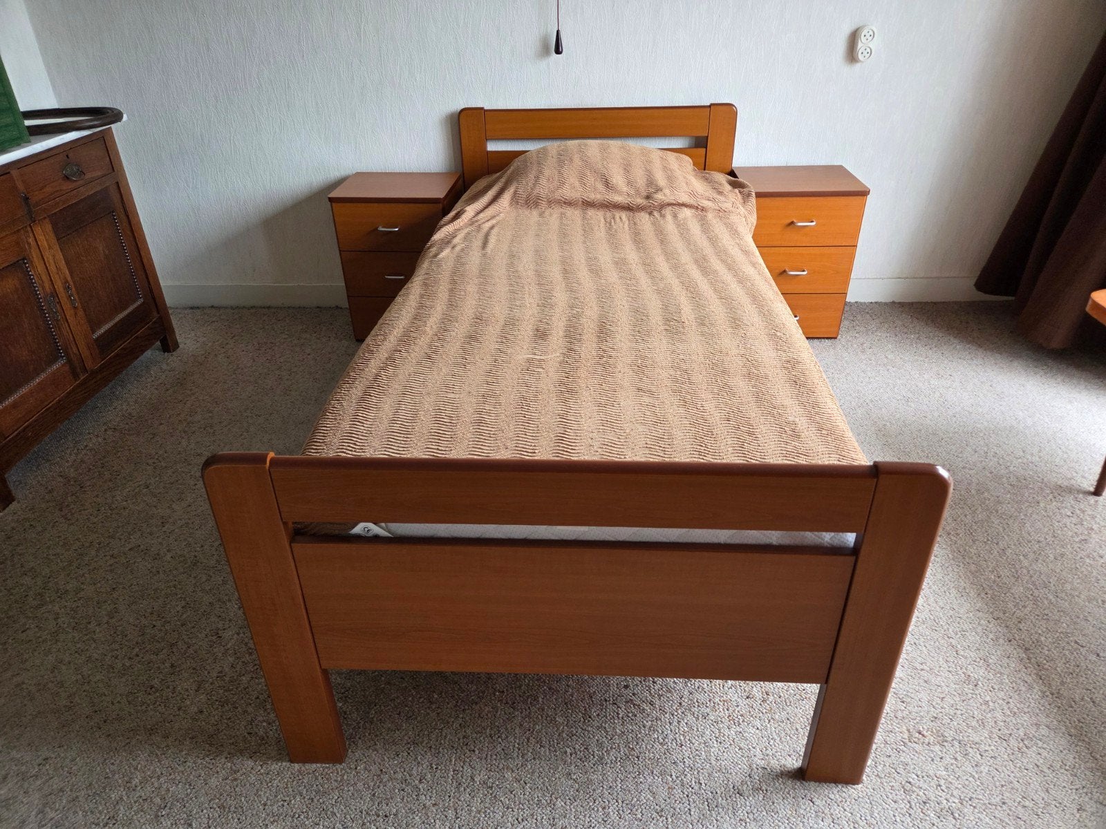 1 persoonsbed, bed elektrische verstelbare lattenbodem, Ophalen, Gebruikt, 90 cm, Tweepersoons