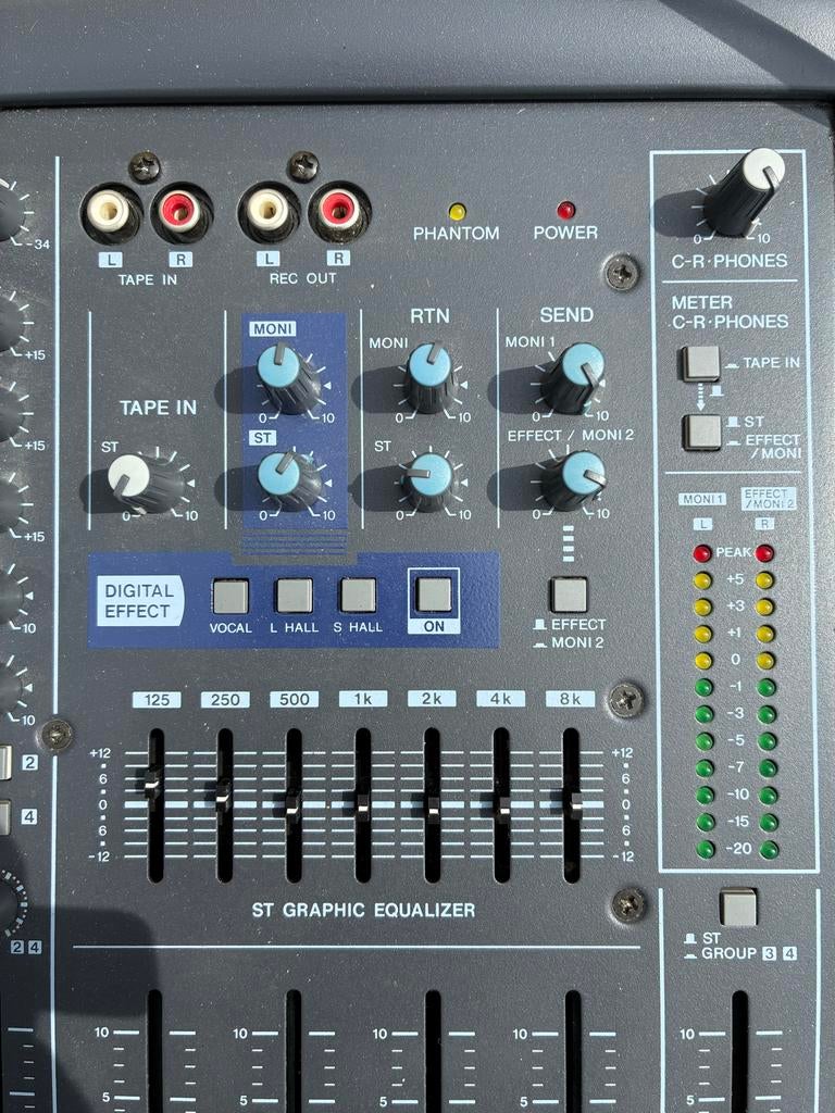 Yamaha MX12/4 Mengpaneel - Professionele Mixer, Muziek en Instrumenten, Mengpanelen, Ophalen, Gebruikt, 10 tot 20 kanalen, Microfooningang