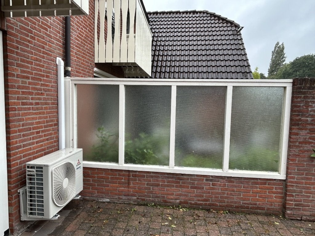 Groot kozijn met 4 ruiten 335 x 140 cm ideaal als windscherm, Ophalen, Gebruikt, Inclusief glas, 75 tot 150 cm