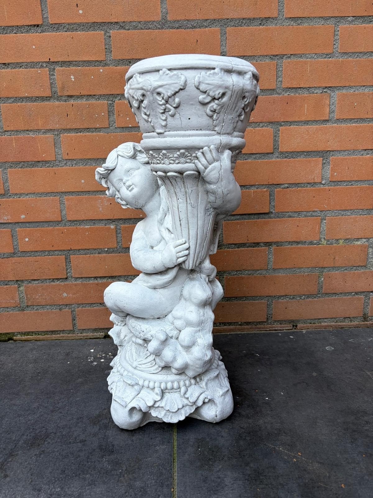 Decoratieve bloempot met cherubijn - Tuinbeeld, Tuin en Terras, Ophalen