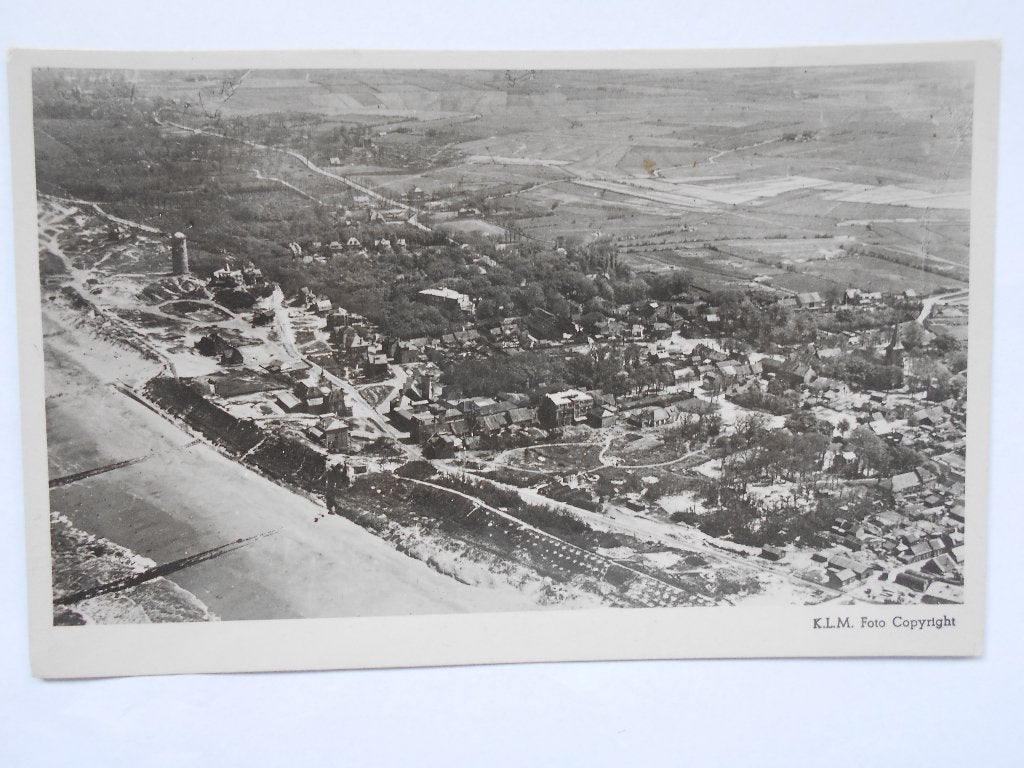 Domburg Zeeland - KLM Foto Copyright luchtfoto rond 1948, Ophalen of Verzenden, 1940 tot 1960, Gelopen, Zeeland