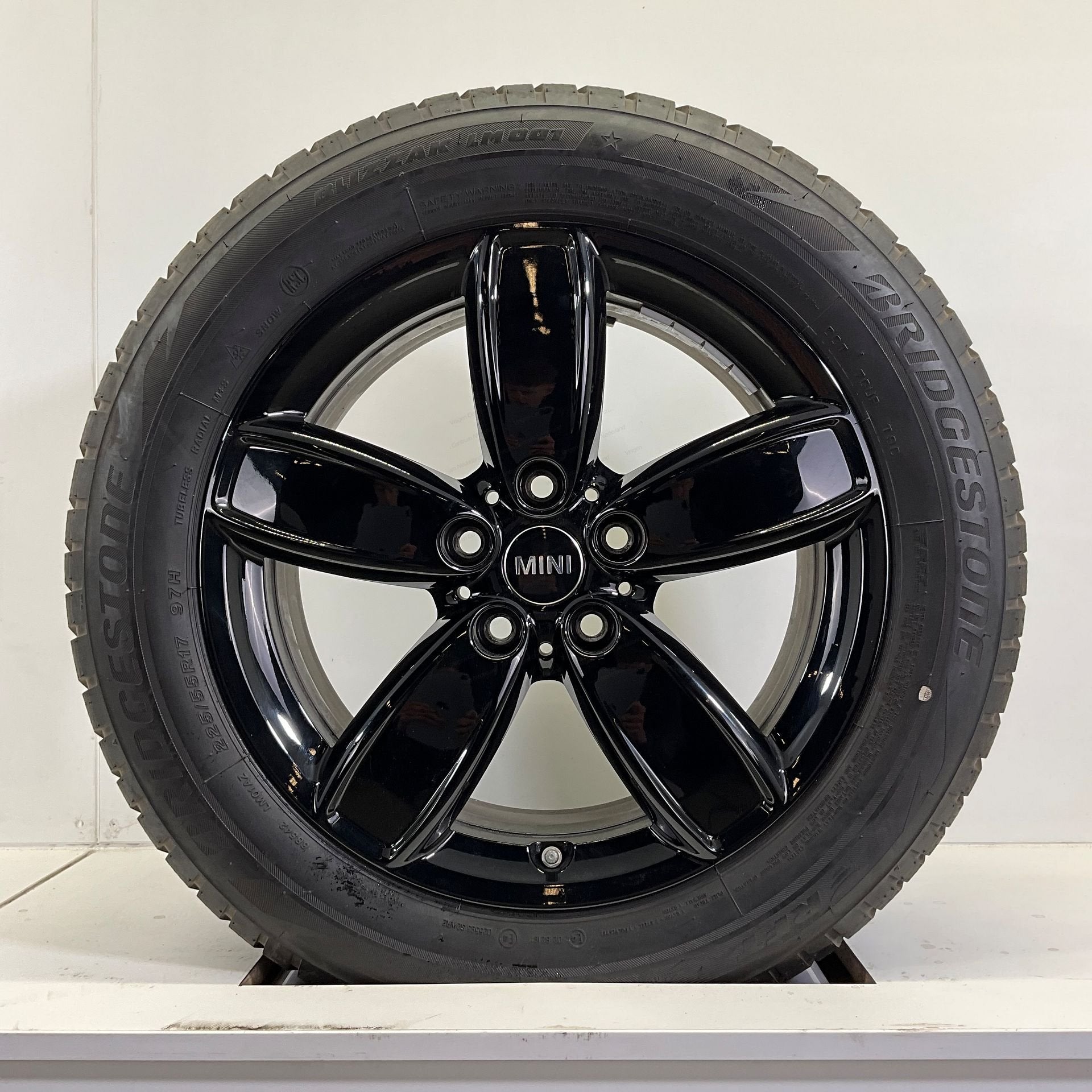 MINI JCW F60 531 STYLING SET VELGEN + WINTERBANDEN 17 INCH, Gebruikt, -, -, Banden en Velgen
