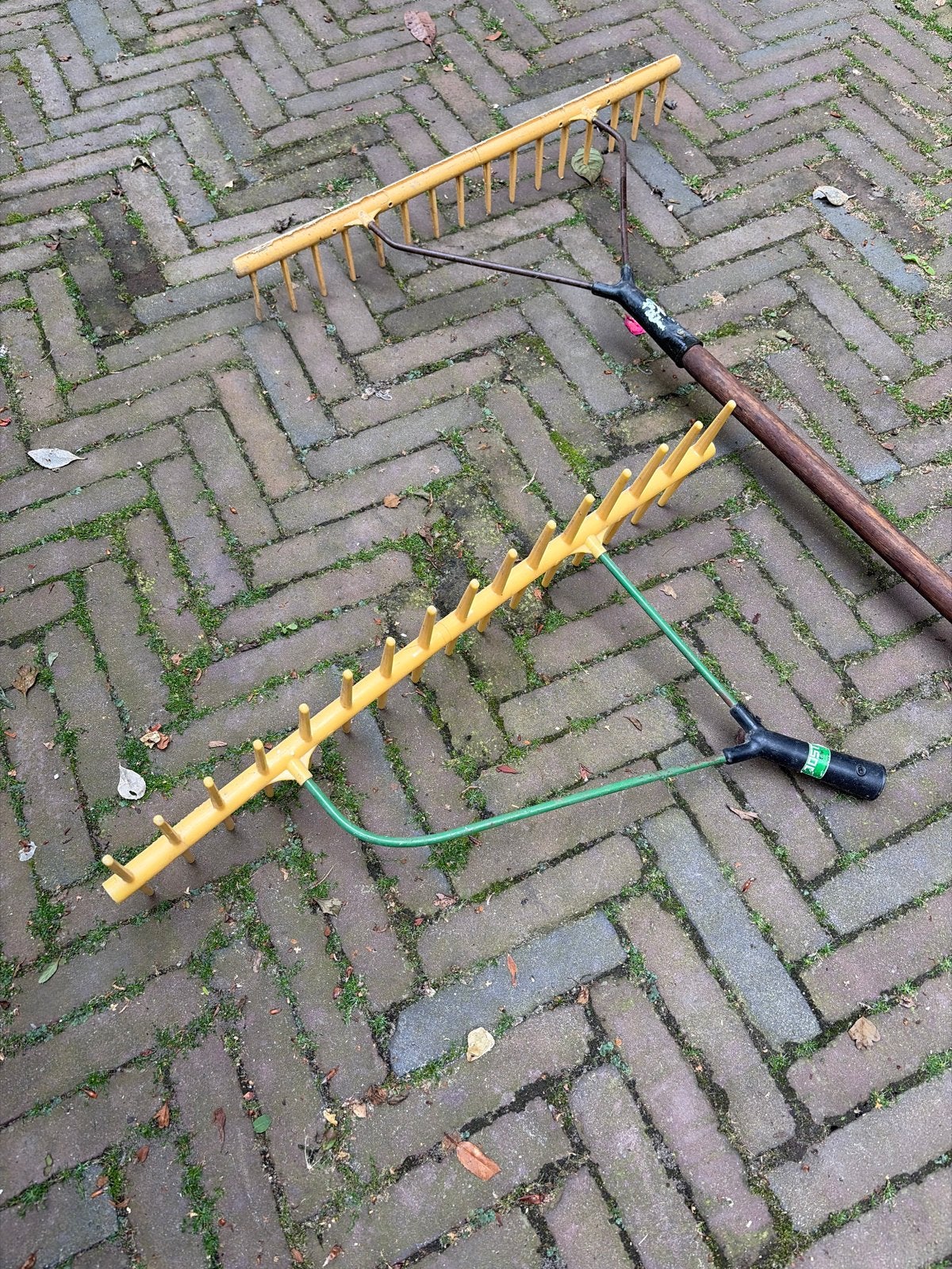 Twee harken - Tuinhark of grindhark en bladhark, Ophalen, Gebruikt, Hark