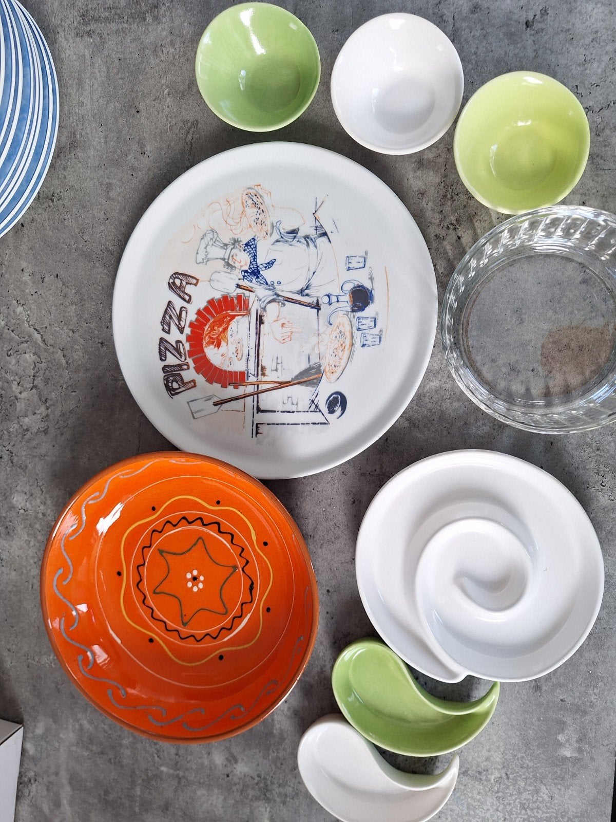 Diverse (oven)schalen en pizzabord, Gebruikt, Ophalen of Verzenden, Bord(en), Overige stijlen