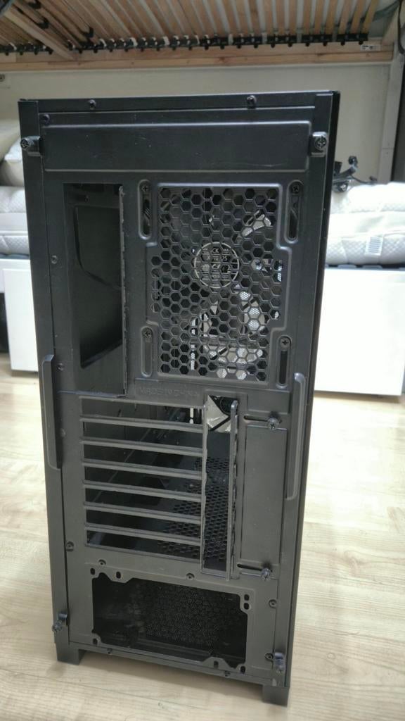 PC Behuizing met ARGB Fans, Mesh Front & Tempered Glass, Computers en Software, Computerbehuizingen, Ophalen of Verzenden