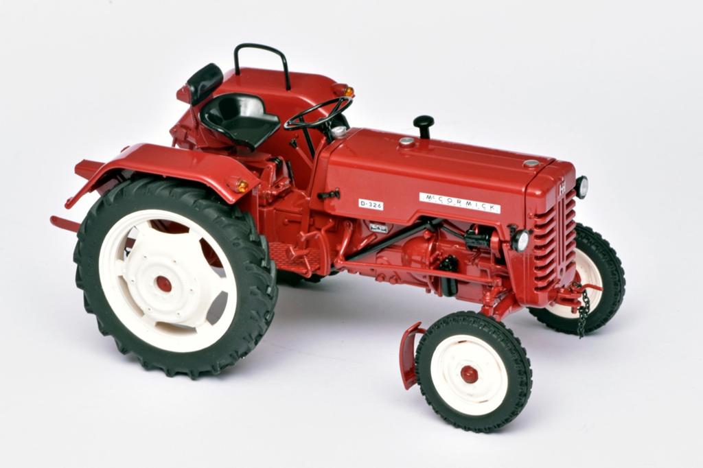 Gezocht schaalmodel mc cormick D324 D326, Ophalen of Verzenden, Tractor of Landbouw, Overige merken