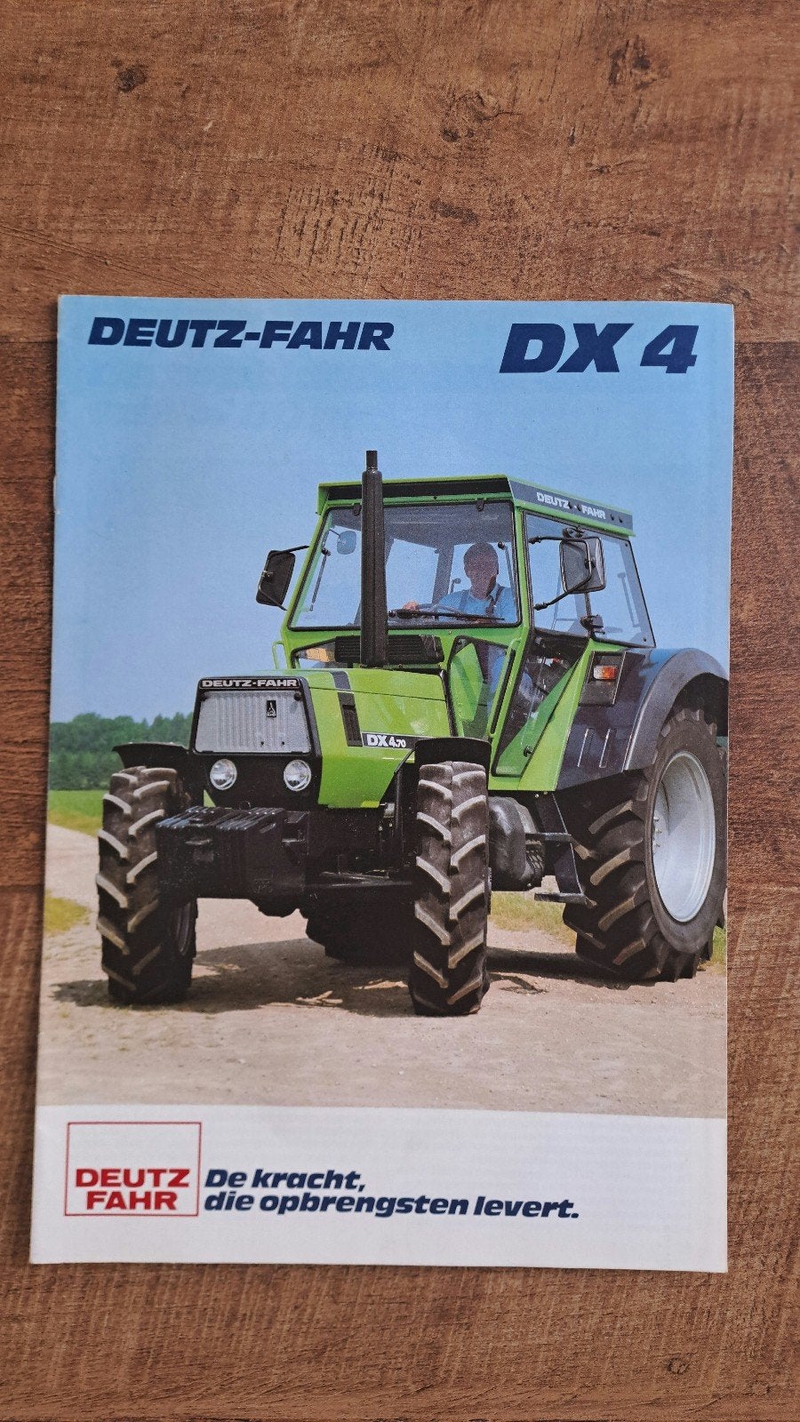 folder DEUTZ FAHR DX 4 tractor, trekker, Boeken, Catalogussen en Folders, Ophalen of Verzenden, Zo goed als nieuw, Folder