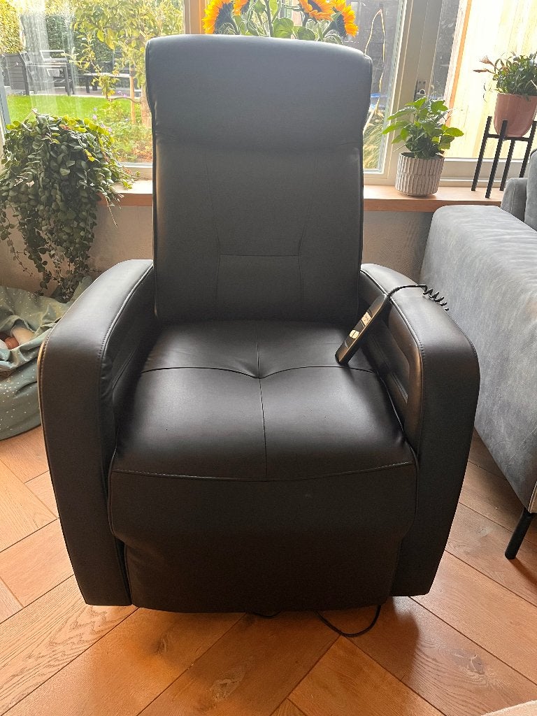 Sta op stoel - relaxfauteuil, Ophalen, Minder dan 75 cm, Modern, Comfort, Zo goed als nieuw