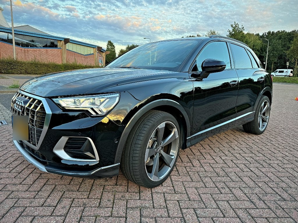 Audi Q3 40 TFSI 190pk S Tronic Quattro | 360 camera | ACC, Auto's, Automaat, 1984 cc, Zwart, Parkeerassistent