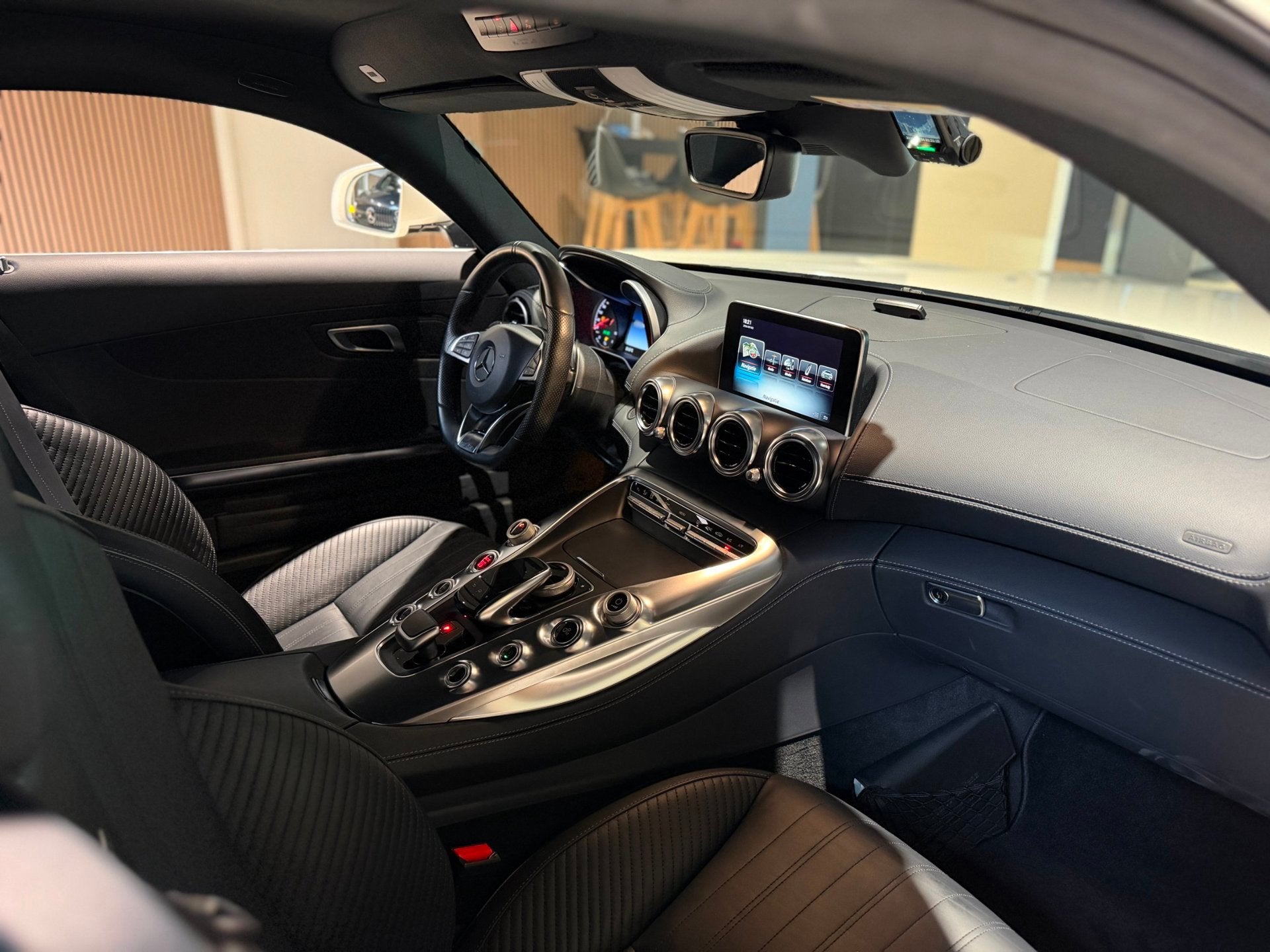 Mercedes-Benz AMG GT 4.0 S|V8|Camera|Navi|Memory|Leder, Auto's, Mercedes-Benz, Automaat, Achterwielaandrijving, Gebruikt, Wit