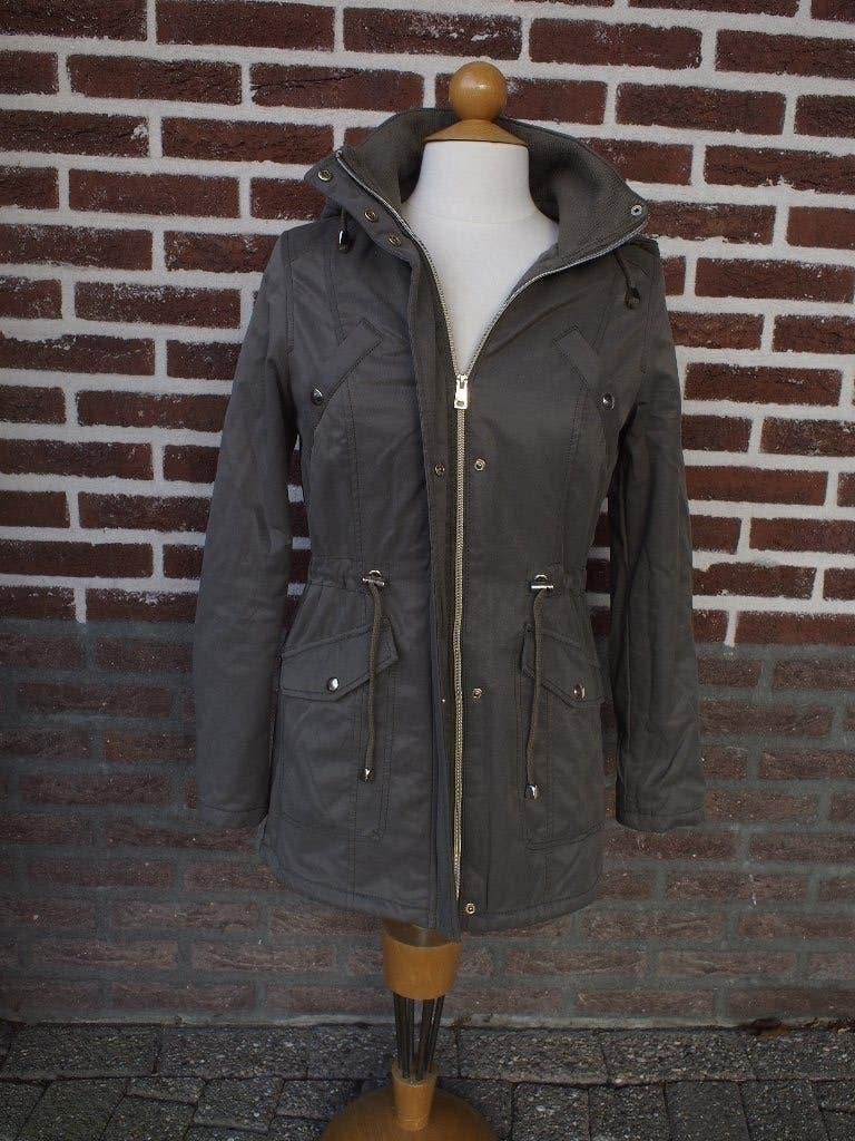 Donkergroene parka jas maat S, Ophalen of Verzenden, Zo goed als nieuw, Maat 38/40 (M), Groen