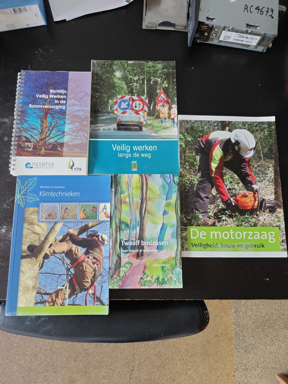 Instructieboeken groenbeheer., Boeken, Ophalen, Gelezen