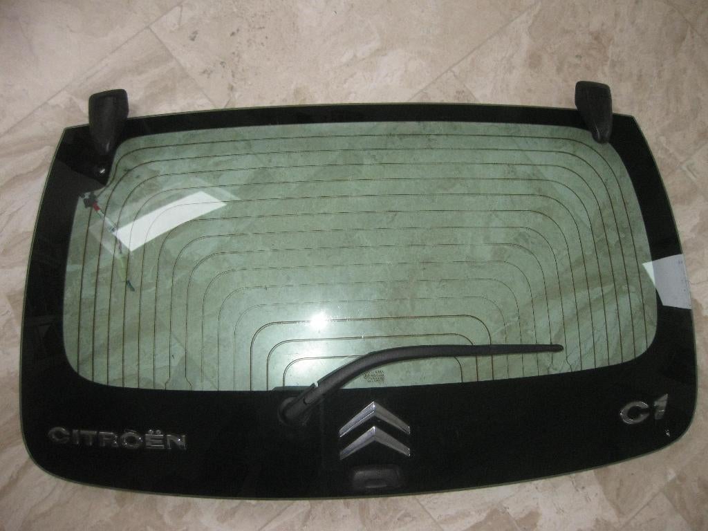 achter raam, ruit, toyota aygo, citroen c1 , peugeot 107, Auto-onderdelen, Ruiten en Toebehoren, Ophalen of Verzenden, Citroën