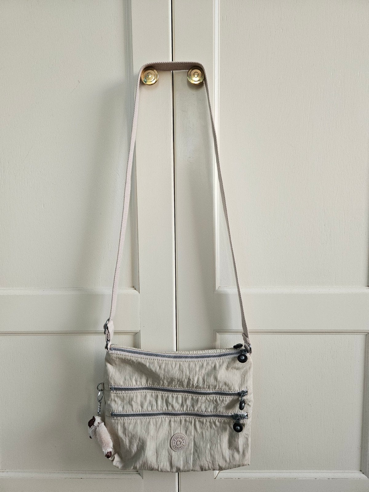 Leuke tas Kipling lichtgrijs, Ophalen of Verzenden, Schoudertasje