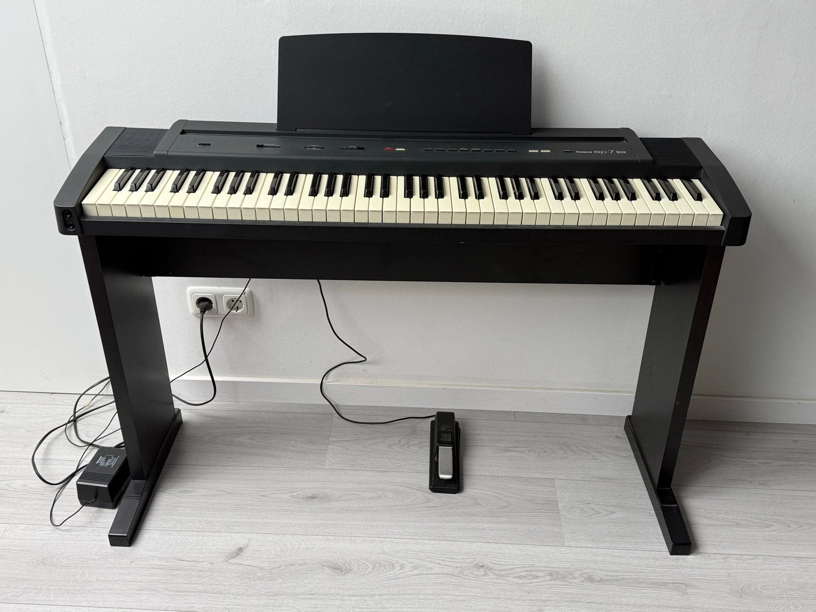Roland EP-7IIe Digitale Piano - Zwart, gebruikt, Ophalen, Gebruikt, Zwart, Digitaal