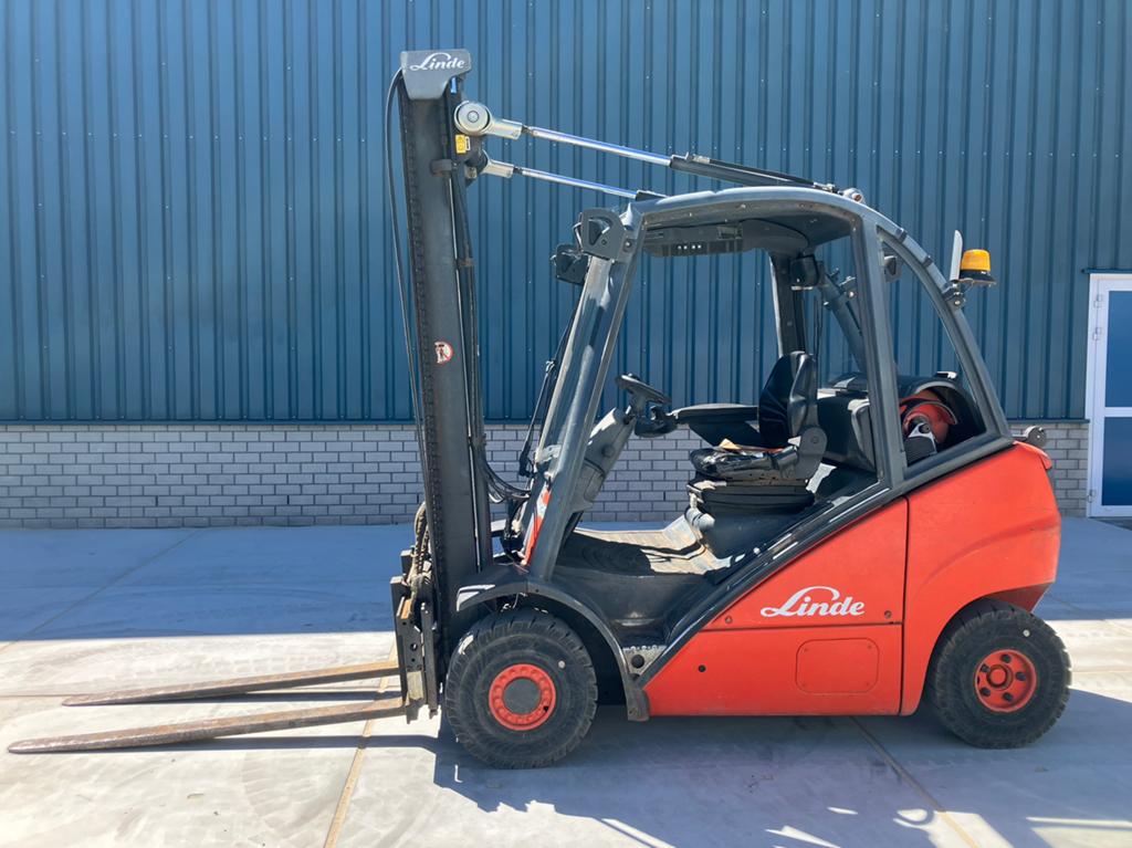Linde H20t duplomast doorkijk vorkenspreider, Zakelijke goederen, Ophalen, LPG, Heftruck