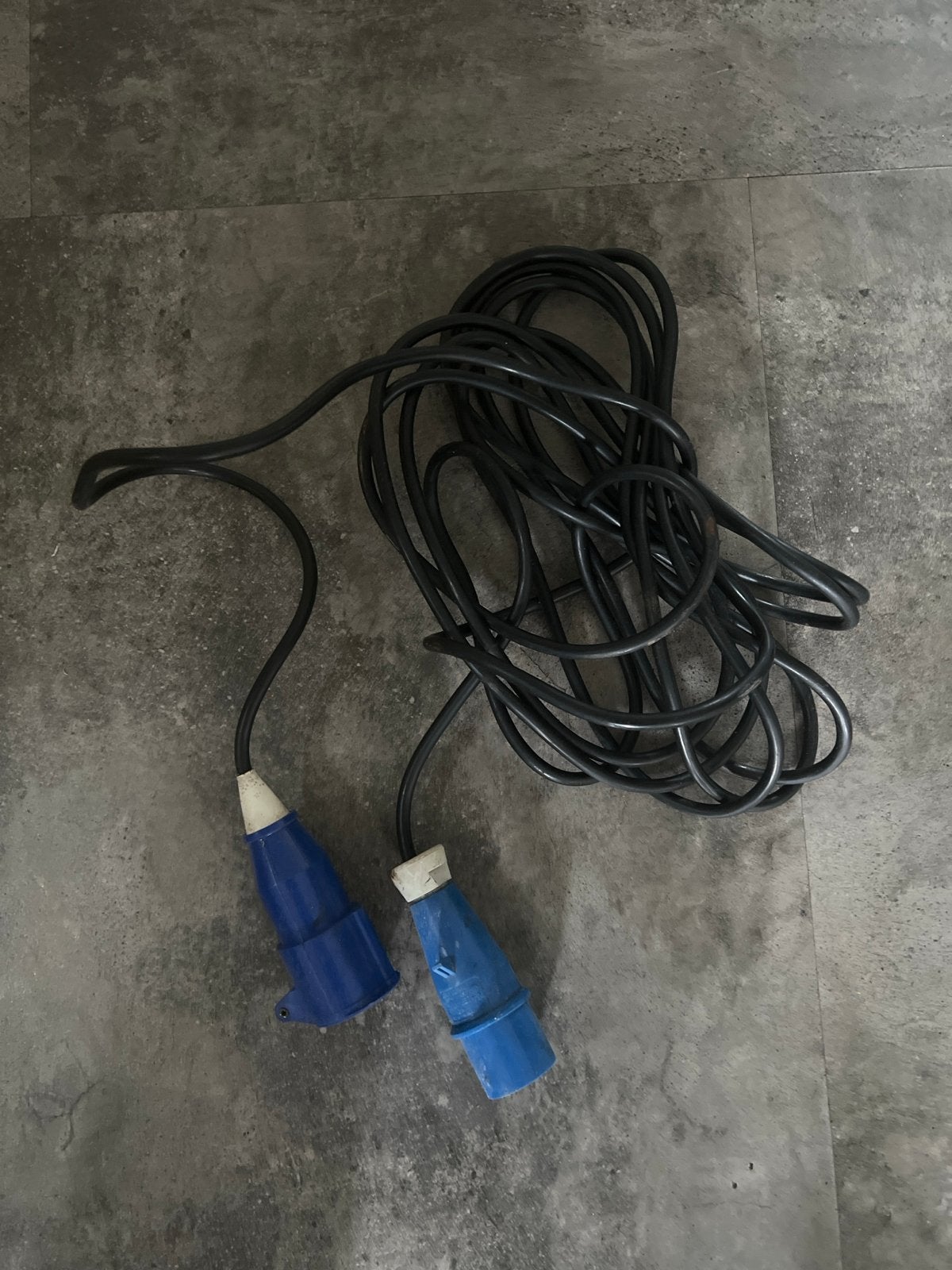Verlengkabel met blauwe CEE stekkers, Ophalen, Gebruikt, Kabel of Snoer