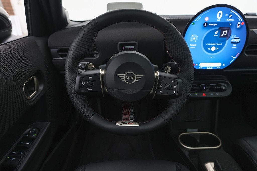 MINI Hatchback Cooper C Automaat / John Cooper Works / Pakke, 156 pk, Lane Departure Warning, Zwart, Leder