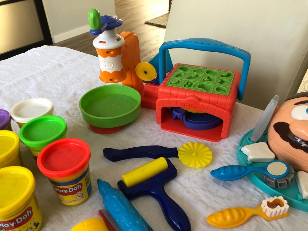 Grote set Play-Doh klei en accessoires, Ophalen, Gebruikt, Knutselen