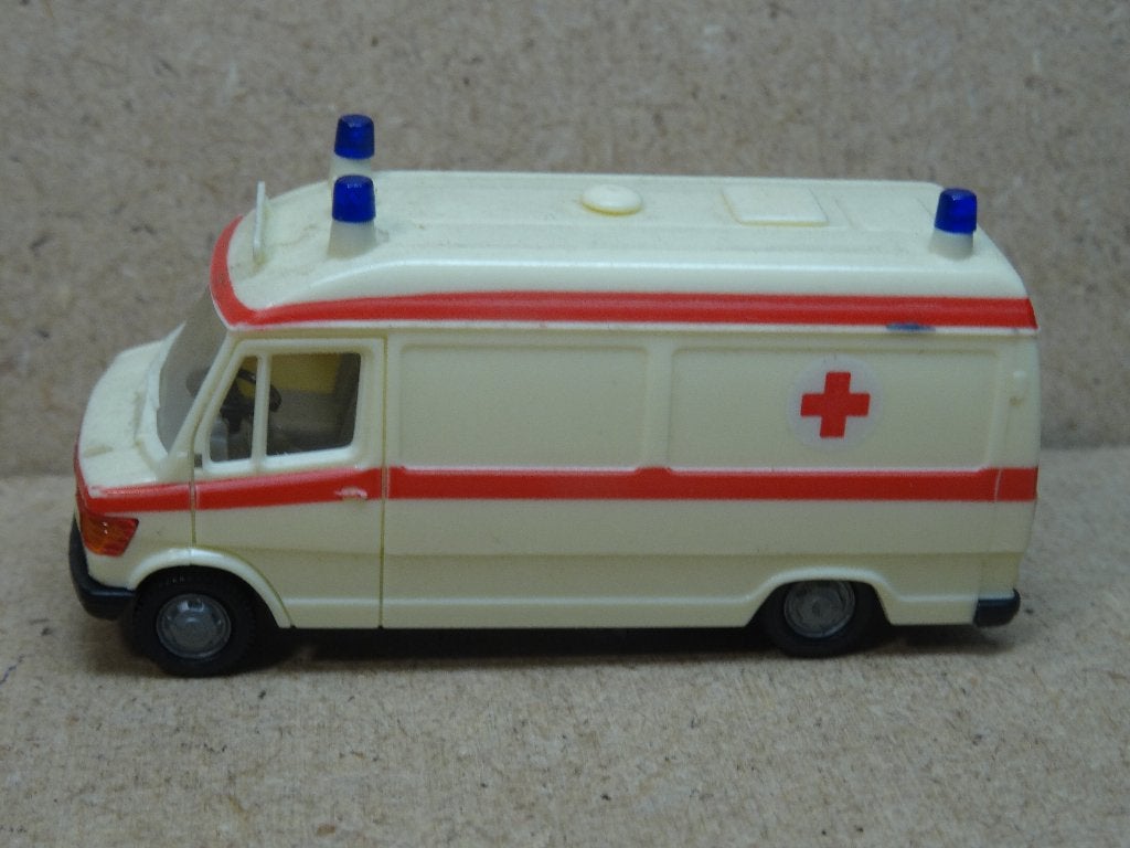 HERPA 1/87, MERCEDES 207D, RK-Reddingswagen, Zie Foto`s, Ophalen of Verzenden, Zo goed als nieuw, Bus of Vrachtwagen, Herpa