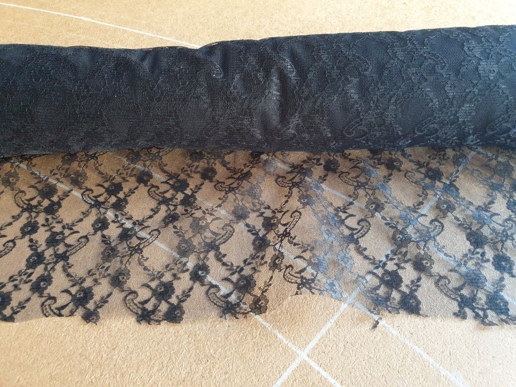 Prachtige kant, zwart wit en cremekleurig, Hobby en Vrije tijd, Stoffen en Lappen, 120 cm of meer, Zwart, Ophalen of Verzenden