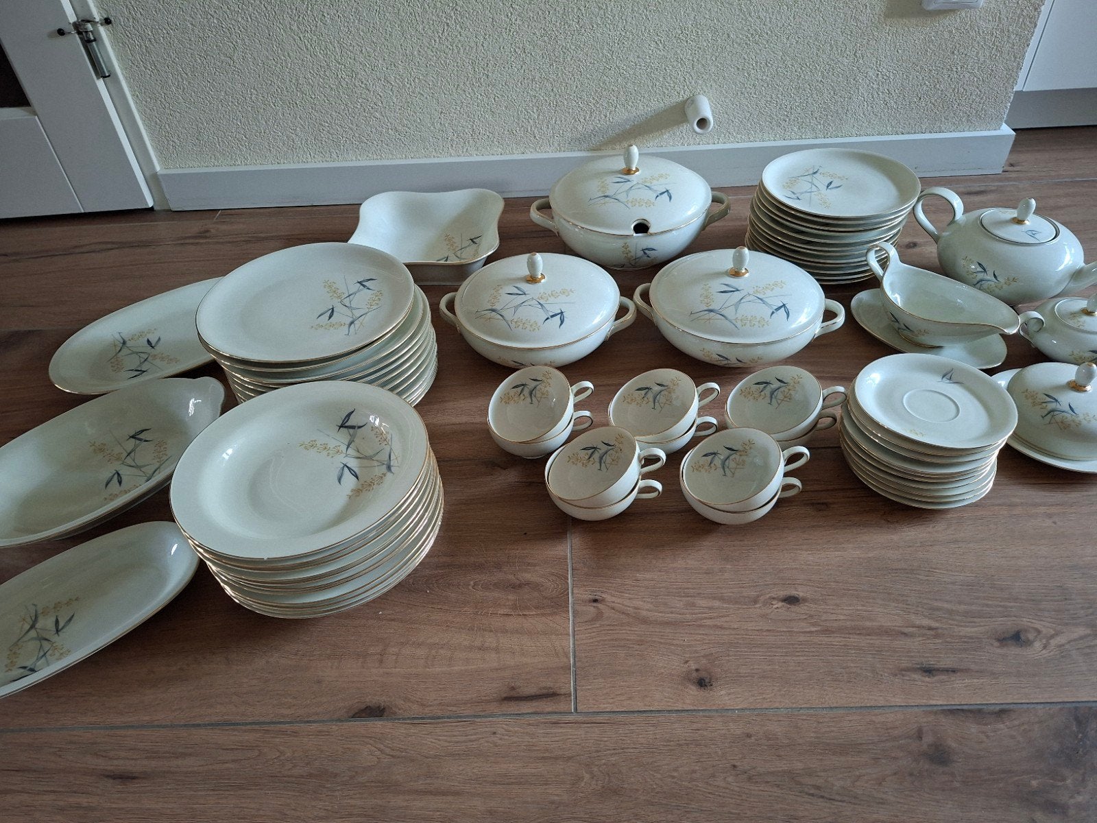 Eschenbach Servies - 10 persoons - motief Koren W2562 110, Ophalen, Zo goed als nieuw, Porselein, Overige stijlen