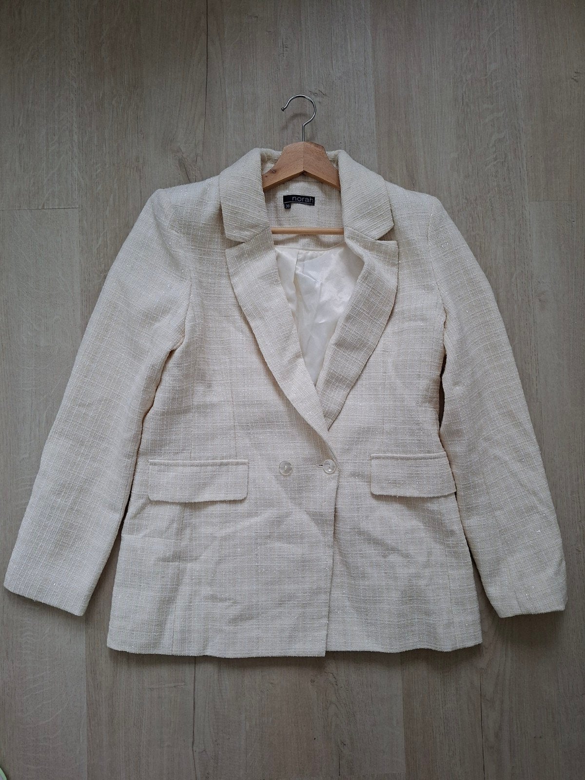 Norah Jasje Maat 38/40 (M), Maat 38/40 (M), Beige, Ophalen of Verzenden, Zo goed als nieuw