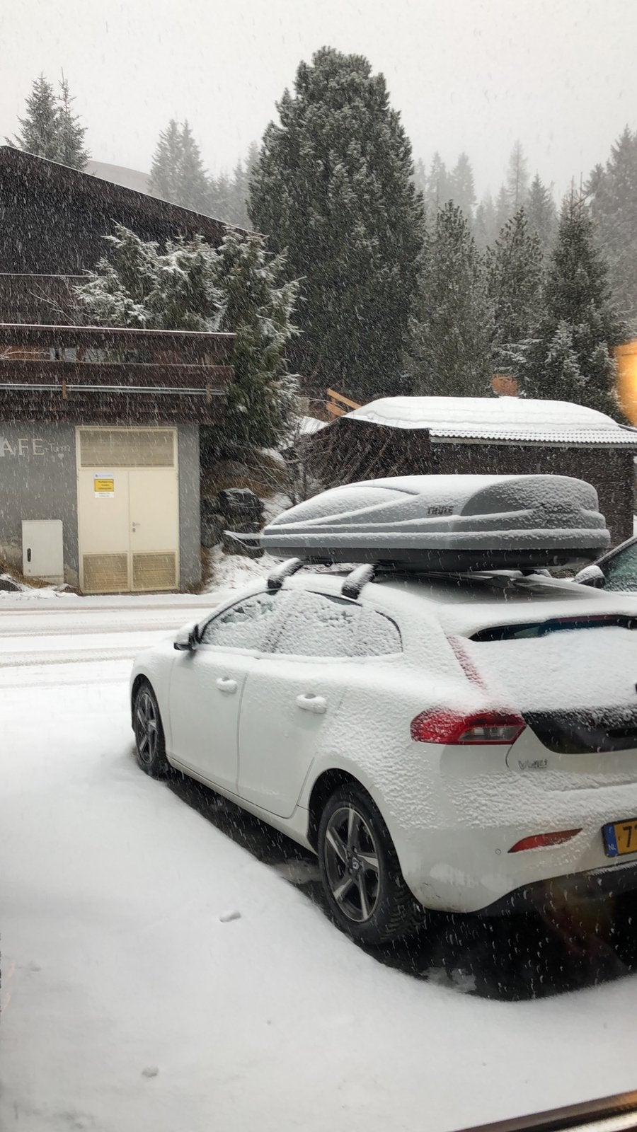 Volvo V40 1.6 D2. Voelt zich overal lekker, zeker id sneeuw, Voorwielaandrijving, 28 km/l, 4 cilinders, 1257 kg