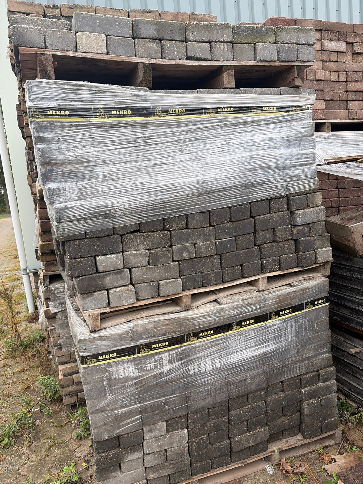 27 m2 BKK 7cm antraciet op pallets, Tuin en Terras, Gebruikt, Klinkers, Ophalen of Verzenden, 10 m² of meer