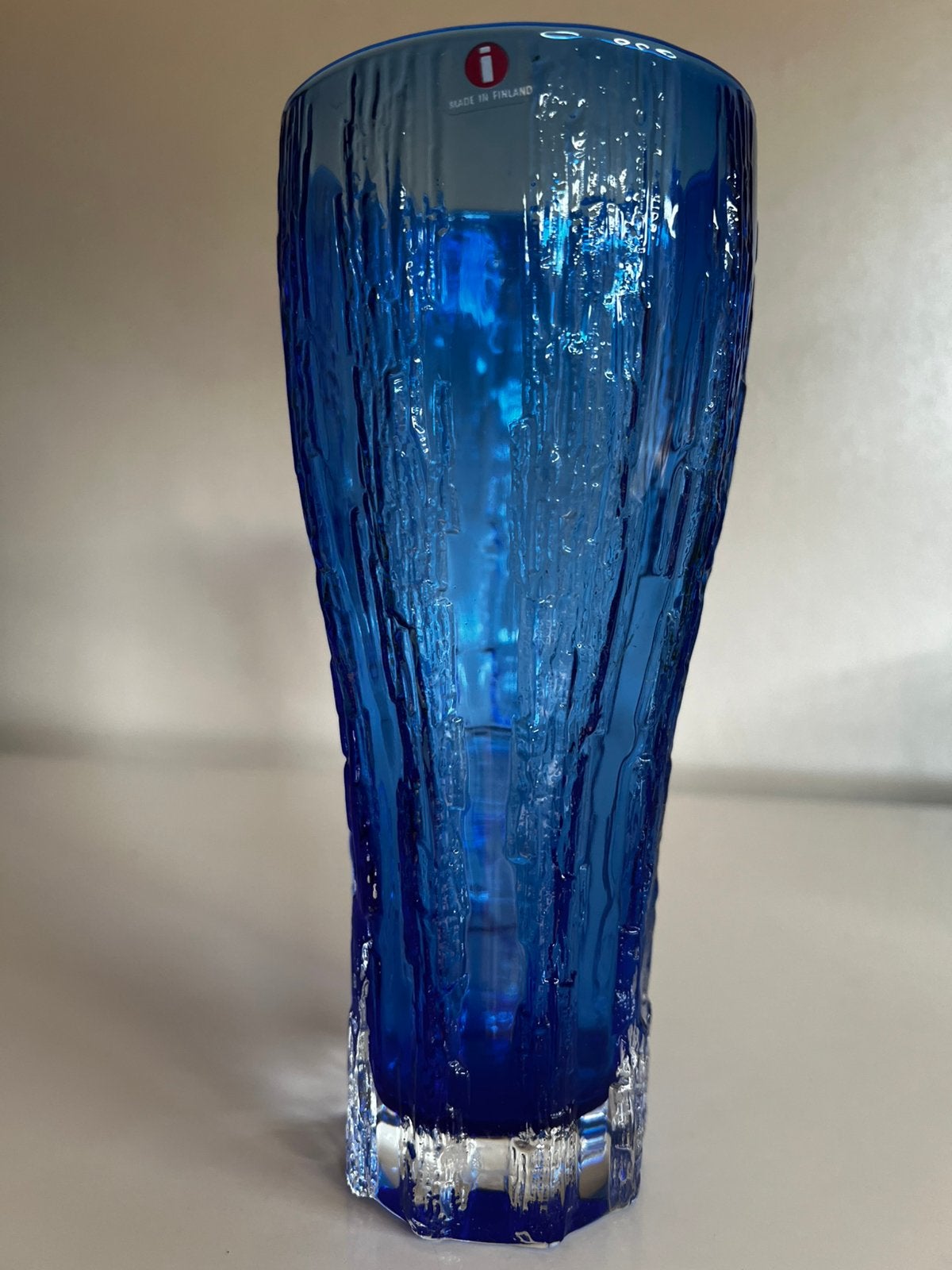 Iittala Wellamo Vaas Blauw Ijsstructuur Valto Kokko 21,5 cm, Huis en Inrichting, Ophalen of Verzenden, Zo goed als nieuw, Glas
