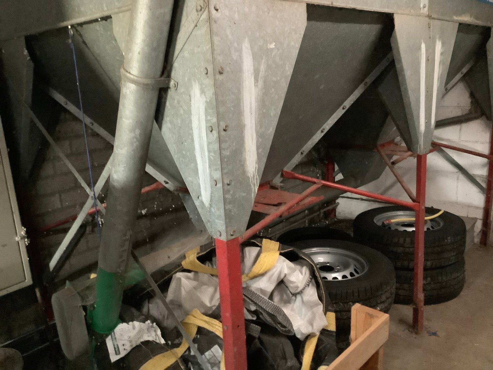 Binnen silo, Ophalen