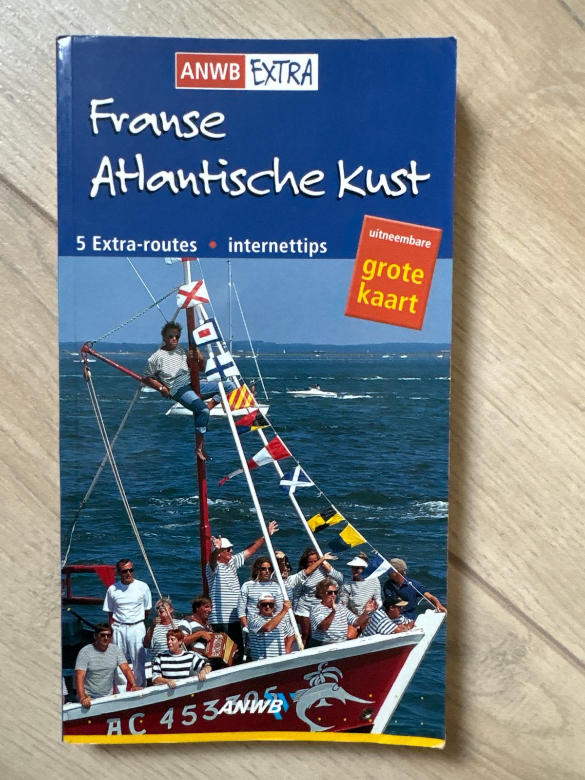 ANWB Extra Franse Atlantische Kust Reisgids, Europa, Ophalen of Verzenden, Zo goed als nieuw, Reisgids of -boek