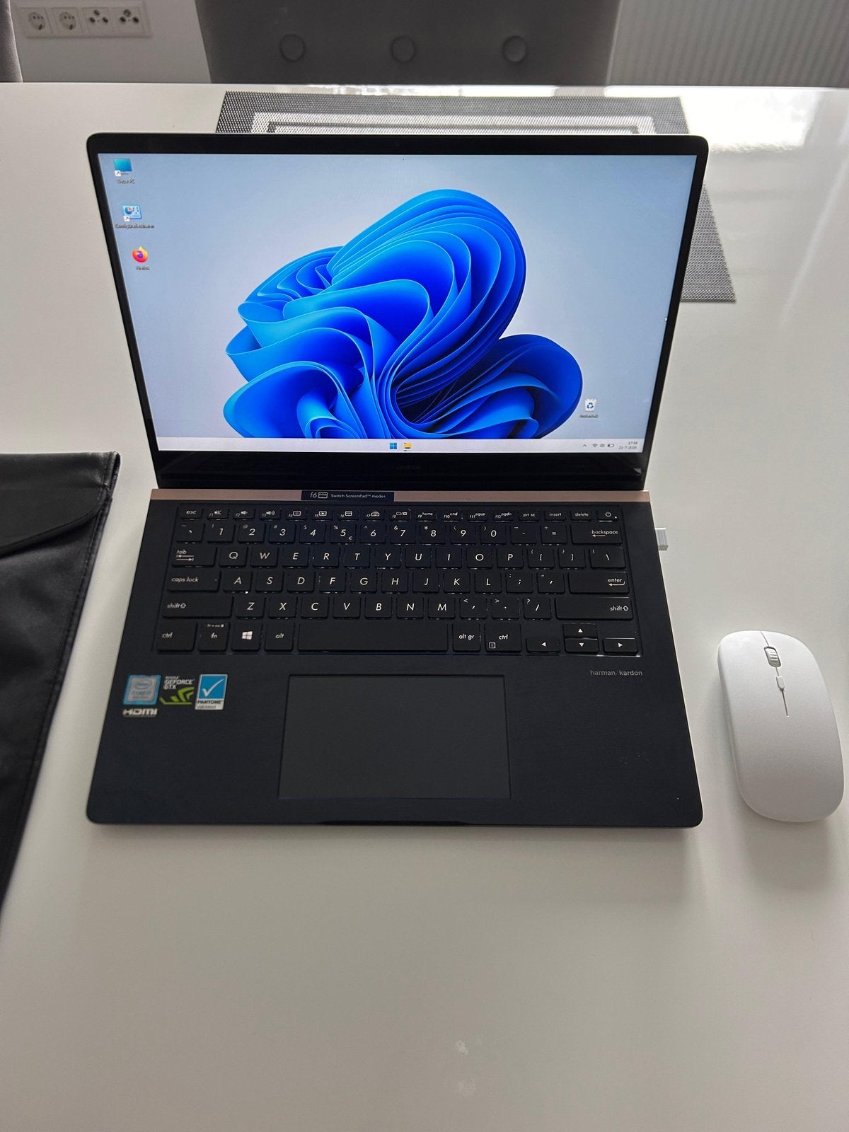 ASUS Gaming Zenbook - i7 8565 - GTX 1050 - 16 GB - 500GB SSD, Met videokaart, Qwerty, 14 inch, Ophalen of Verzenden
