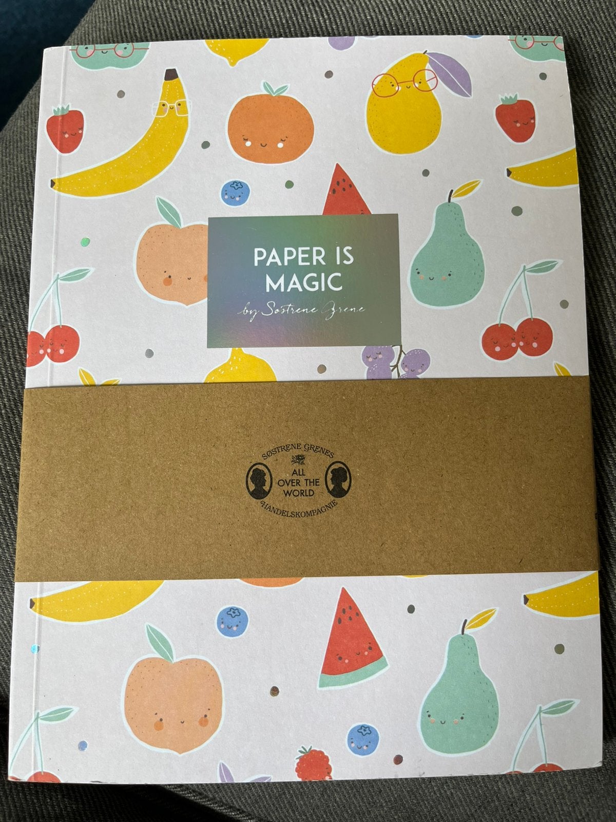 Søstrene Grene Paper is magic book, Ophalen of Verzenden, Zo goed als nieuw, Knutselwerk