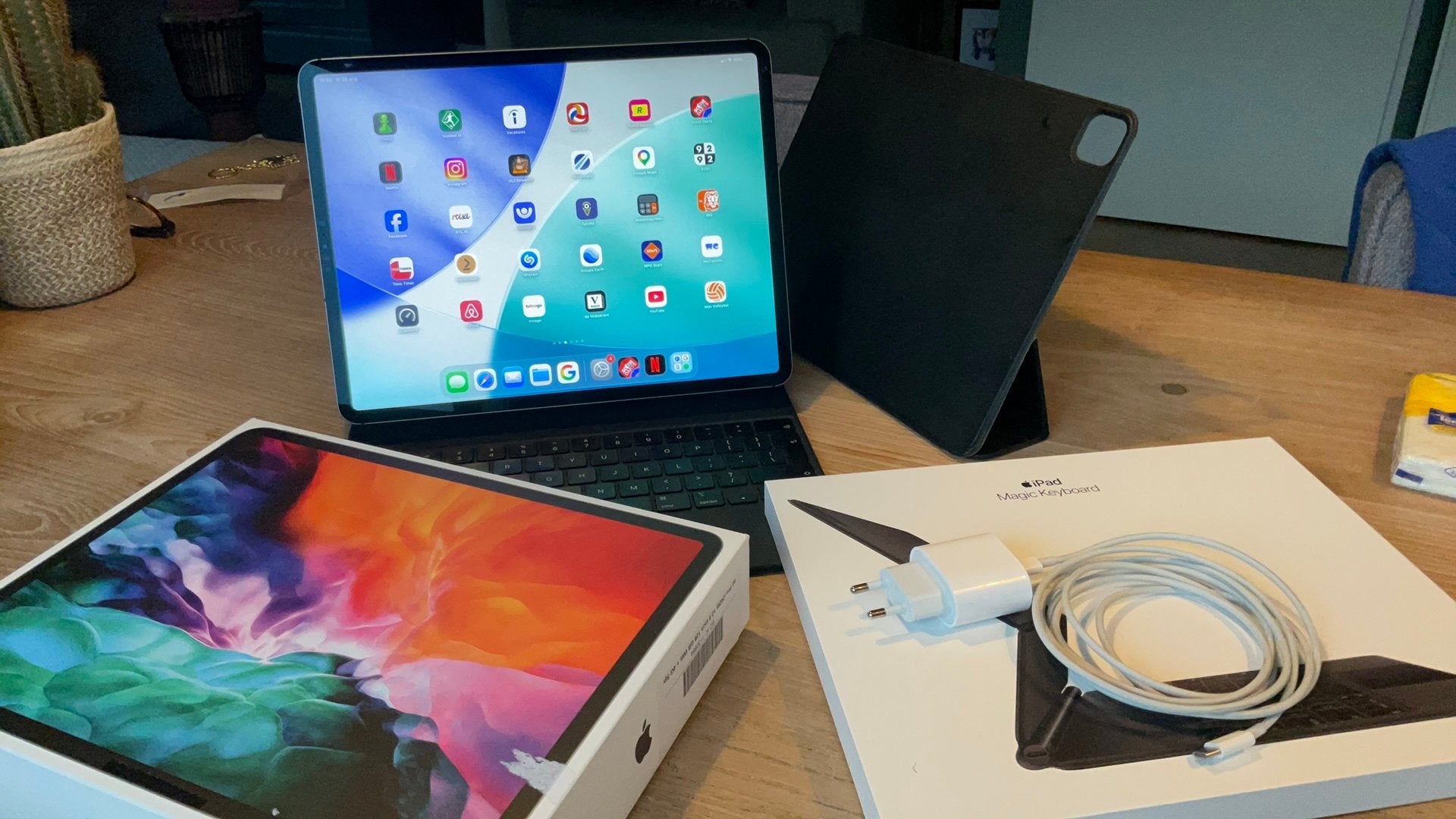 iPad Pro 12,9 (4e gen) 128GB WiFi + cellular & Magic Keyb., Computers en Software, Apple iPads, Ophalen, 13 inch of meer, Zo goed als nieuw