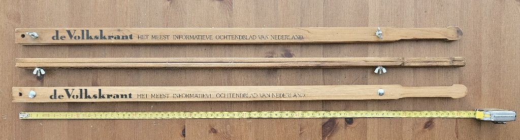 Vintage De Volkskrant krantenhouder, Antiek en Kunst, Ophalen of Verzenden
