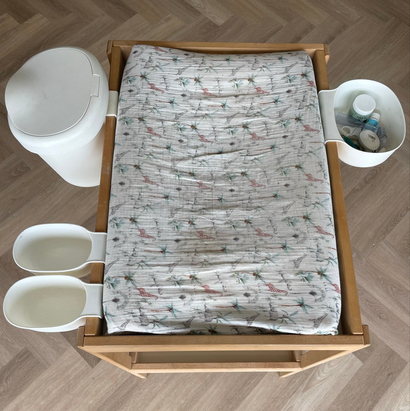 IKEA Sniglar Commode met aankleedkussen en 3 bakjes, Minder dan 75 cm, 50 tot 70 cm, Zo goed als nieuw, Commode