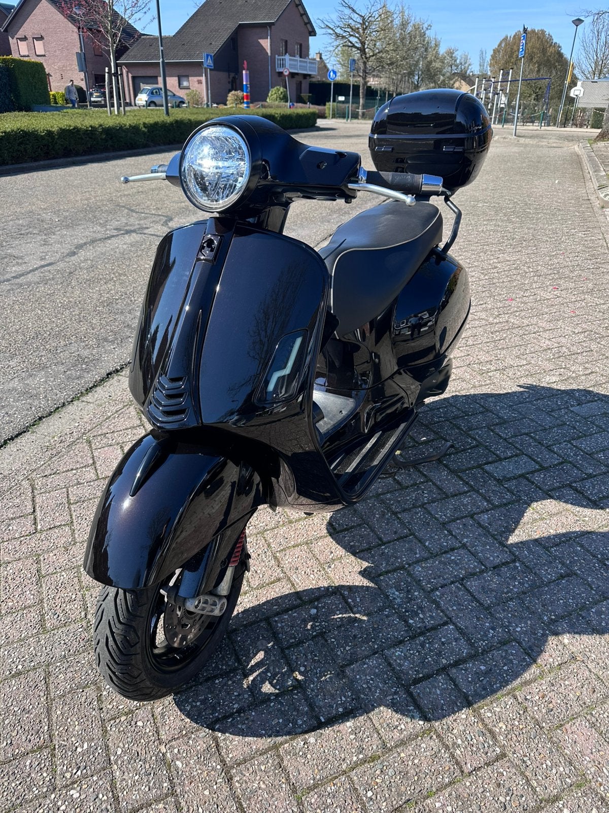 Vespa gts 300 BROM, Ophalen, Zo goed als nieuw, Benzine, Overige modellen