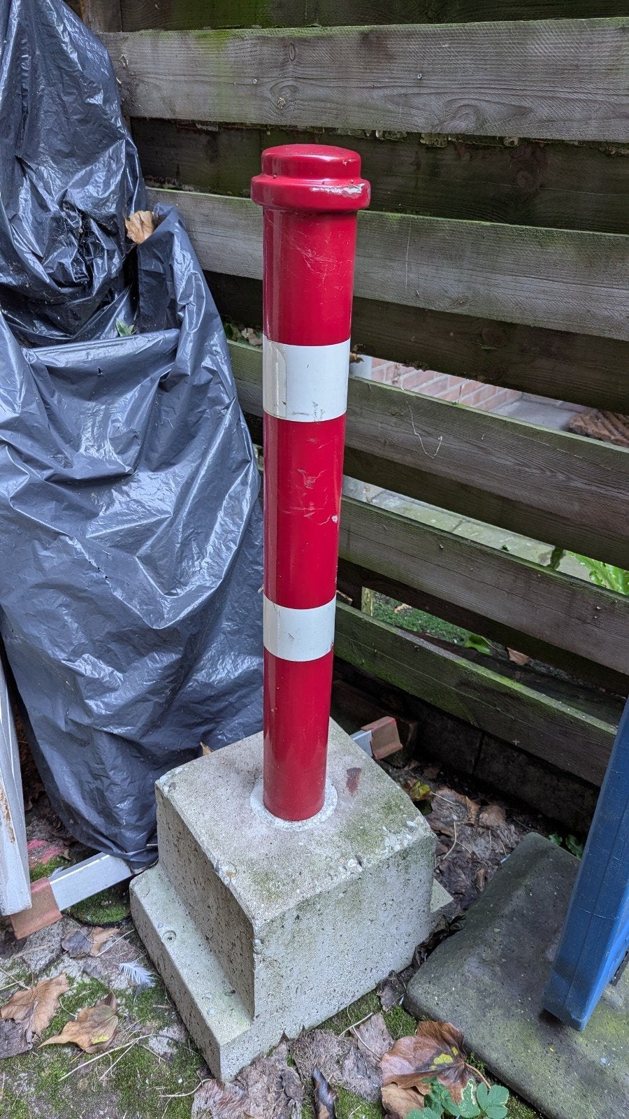 Afzetpaal, anti parkeerpaal met betonvoet.
Totale hoogte van, Ophalen, Minder dan 180 cm, Palen