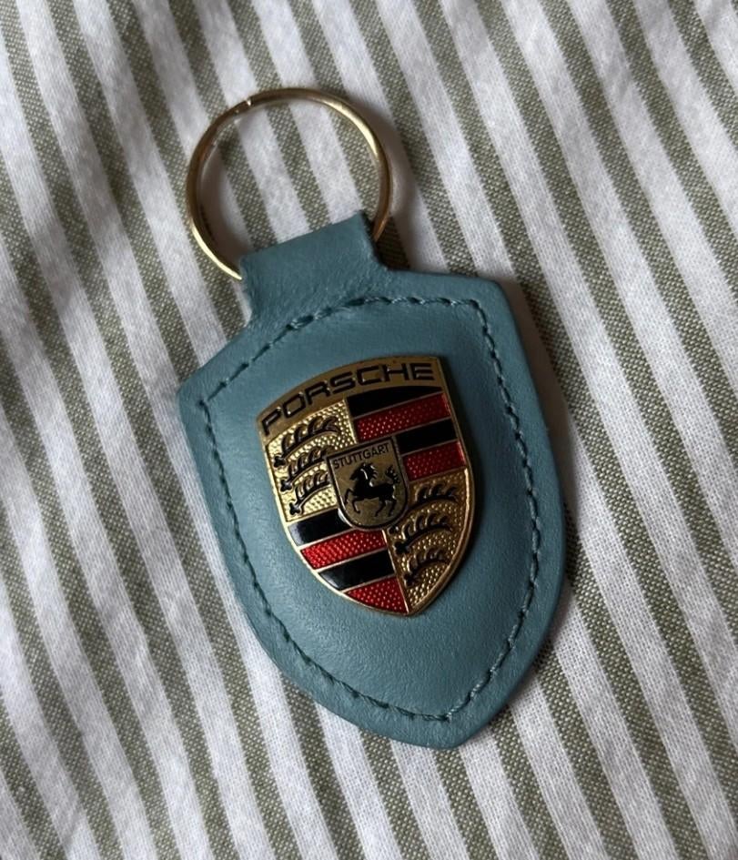 Gebruikt origineel porsche sleutelhanger vanuit porsche deal, Verzamelen, Sleutelhangers, Ophalen of Verzenden, Zo goed als nieuw