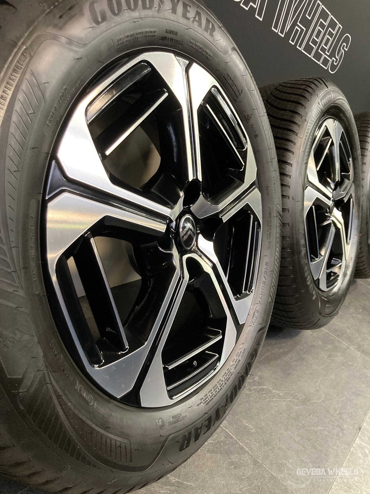 17” originele Citroen C3 Aircross velgen + allseason banden, Auto-onderdelen, -, -, Banden en Velgen, 17 inch