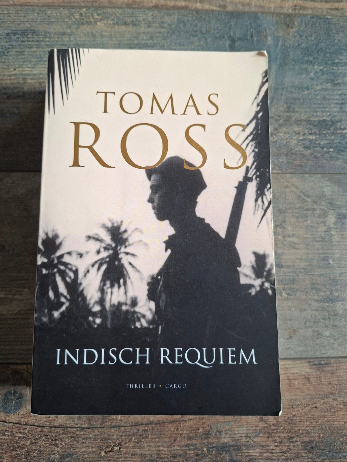 Tomas Ross - Indisch Requiem, Boeken, Ophalen, Zo goed als nieuw, Tomas Ross